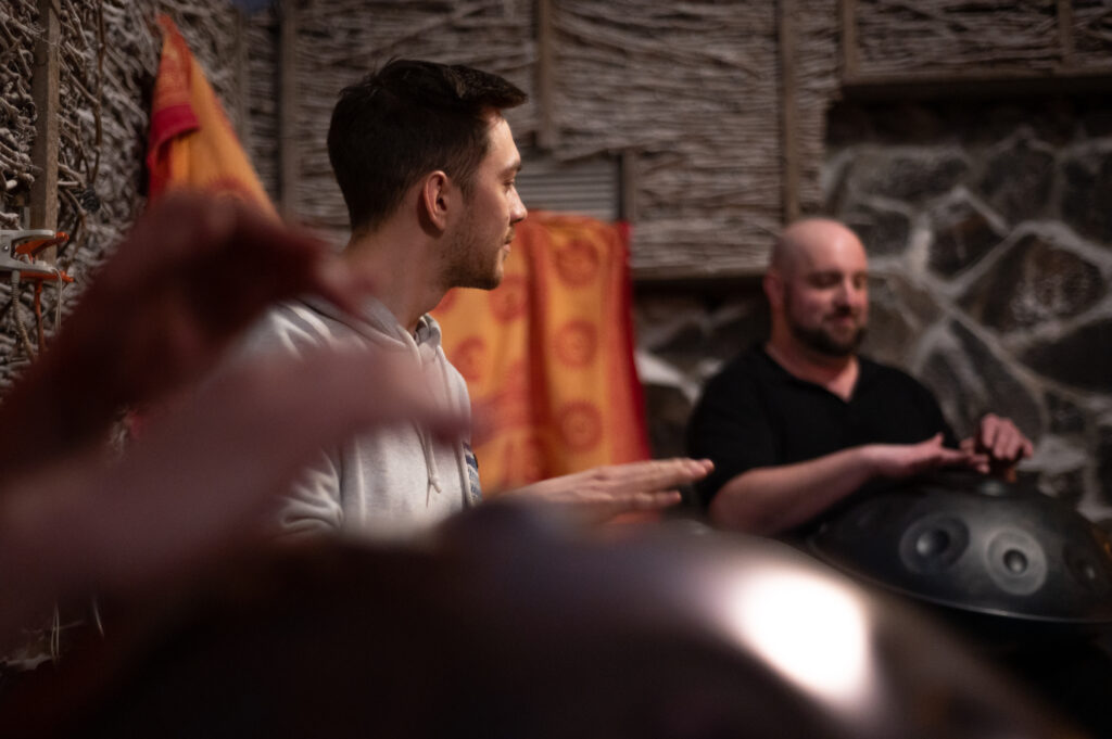 How to play the handpan - (some of) the basics in one blog post 3 DSC 0360